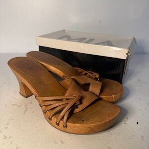 MIA Skylar Y2K Retro Wooden Heels Distressed Tan Slip On 2000s